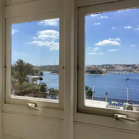 Harbour View 2a * Valletta